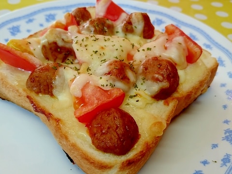 ミートボール&トマトのトースト